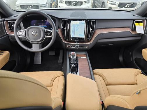 2025 Volvo XC60 B5 Ultra