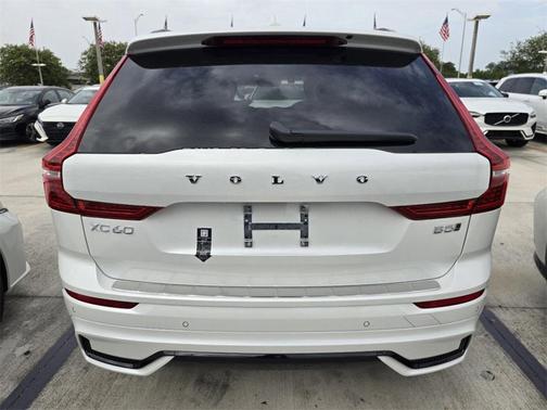 2025 Volvo XC60 B5 Ultra