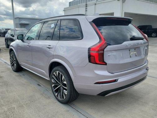 2026 Volvo XC90 B6 Ultra Dark Theme 7-Seater