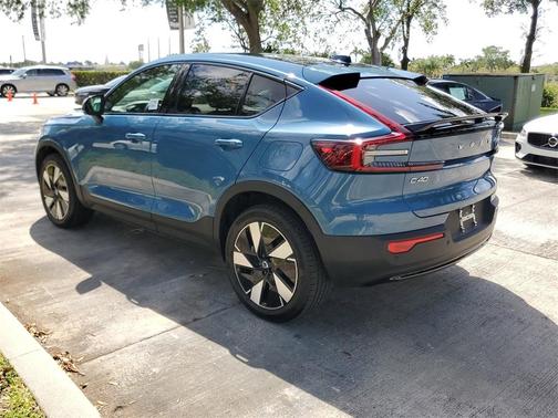2024 Volvo C40 Recharge Pure Electric Core