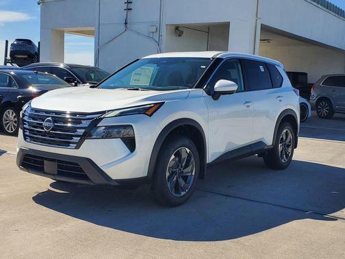 Everest White P 2026 Nissan Rogue Dark Armor