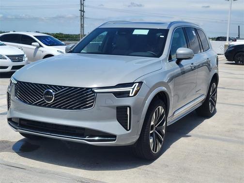 2026 Volvo XC90 B6 Plus 7-Seater