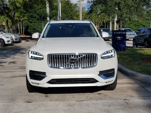 2024 Volvo XC90 B5 Core Bright Theme