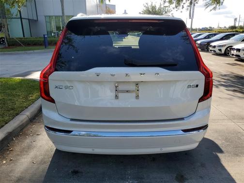 2024 Volvo XC90 B5 Core Bright Theme