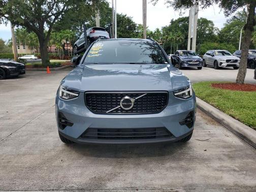Gray Metallic 2023 Volvo XC40 B5 Plus Dark Theme