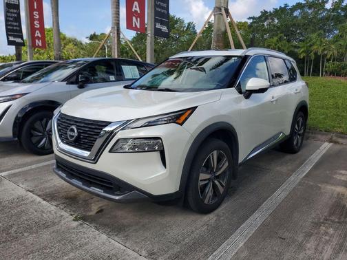White 2023 Nissan Rogue SL