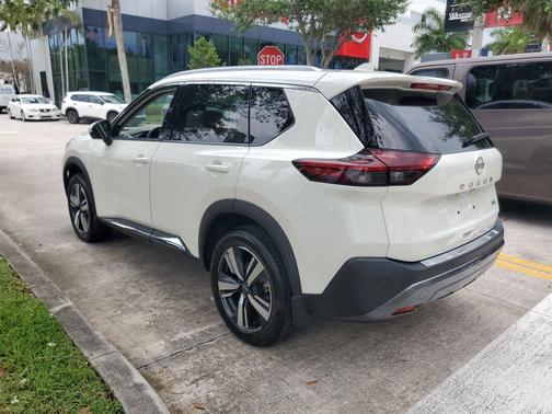 White 2023 Nissan Rogue SL