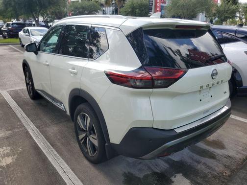 White 2023 Nissan Rogue SL