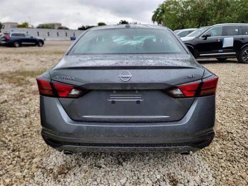 2025 Nissan Altima SL