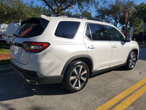 2023 Honda Pilot Touring