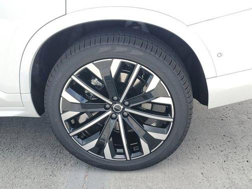 2026 Volvo XC90 Plug-In Hybrid T8 Plus 7-Seater