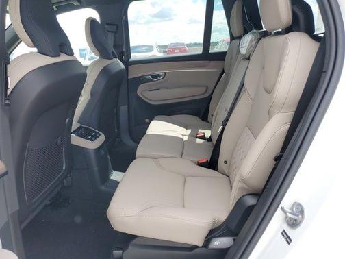 2026 Volvo XC90 Plug-In Hybrid T8 Plus 7-Seater