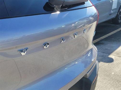 2026 Volvo XC40 B4 Plus