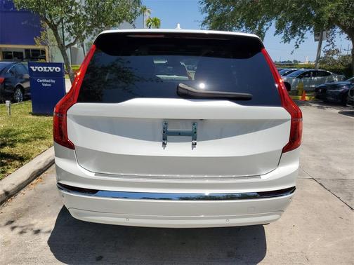 2025 Volvo XC90 Plug-In Hybrid T8 Ultra 6-Seater