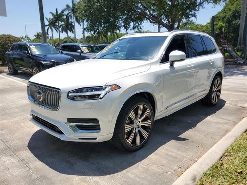 2025 Volvo XC90 Plug-In Hybrid T8 Ultra 6-Seater