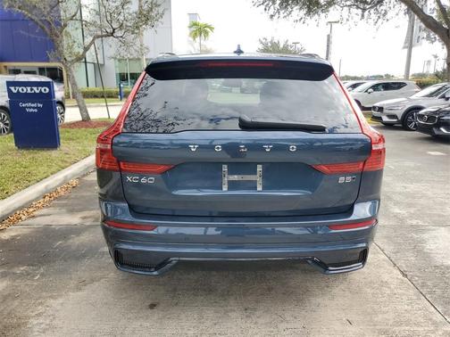 2025 Volvo XC60 B5 Plus