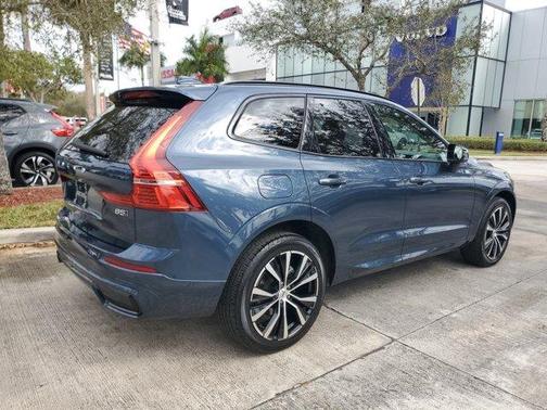 2025 Volvo XC60 B5 Plus