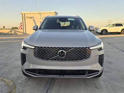 2025 Volvo XC90 Plug-In Hybrid T8 Plus 7-Seater