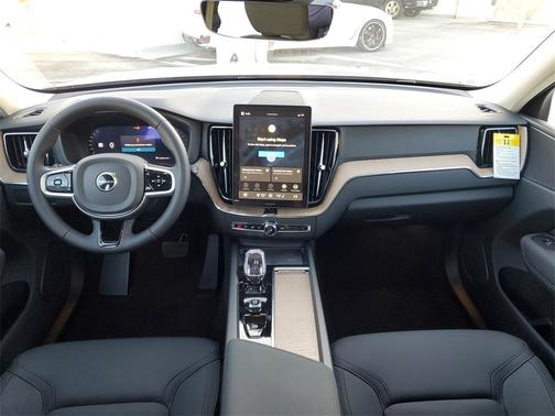 2026 Volvo XC60 B5 Plus