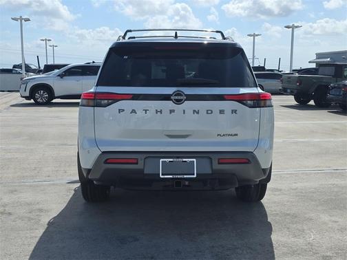 2026 Nissan Pathfinder Platinum