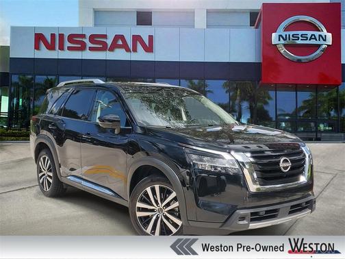 2023 Nissan Pathfinder Platinum
