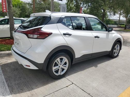 2023 Nissan Kicks S