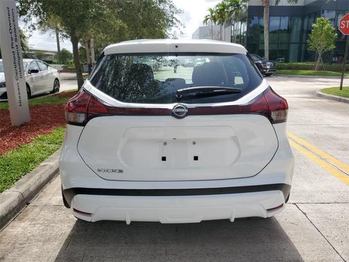 2023 Nissan Kicks S