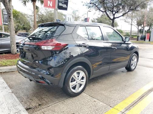 2024 Nissan Kicks S