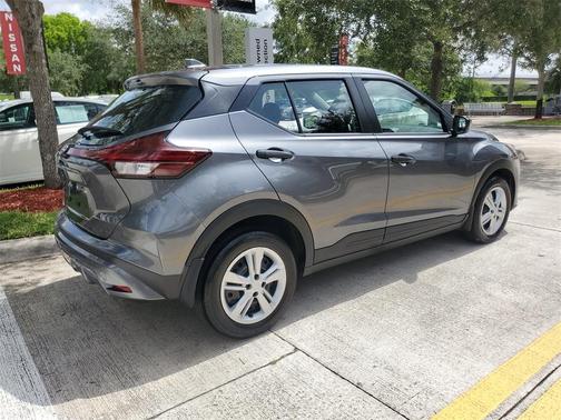 2023 Nissan Kicks S
