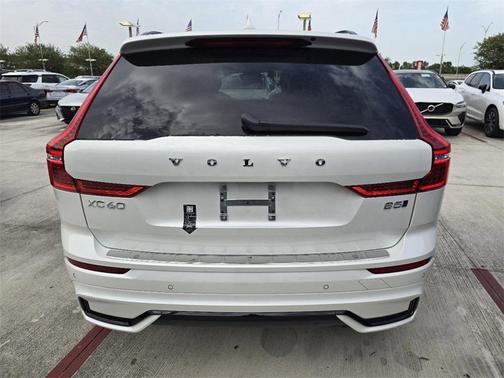 2025 Volvo XC60 B5 Plus
