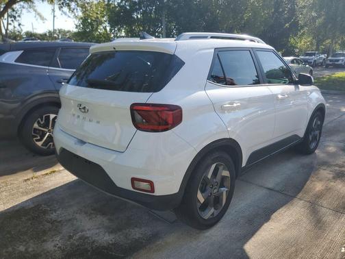 Ceramic White 2021 Hyundai VENUE SEL