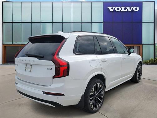 2026 Volvo XC90 B6 Ultra Dark Theme 7-Seater