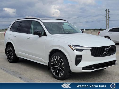 2026 Volvo XC90 B6 Ultra Dark Theme 7-Seater