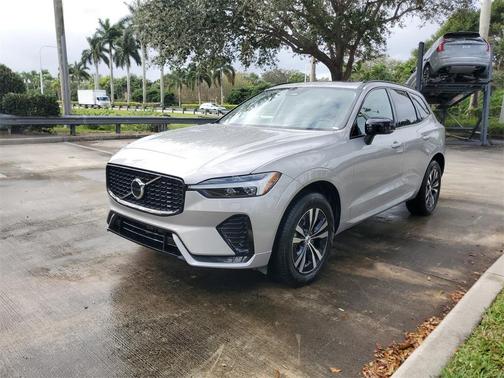 2025 Volvo XC60 B5 Core