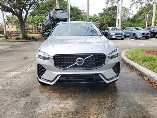2025 Volvo XC60 B5 Core