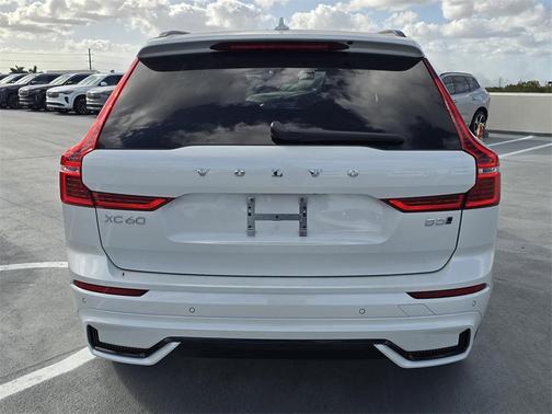 2025 Volvo XC60 B5 Plus