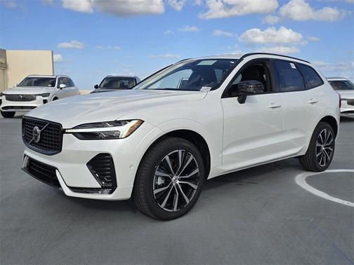2025 Volvo XC60 B5 Plus