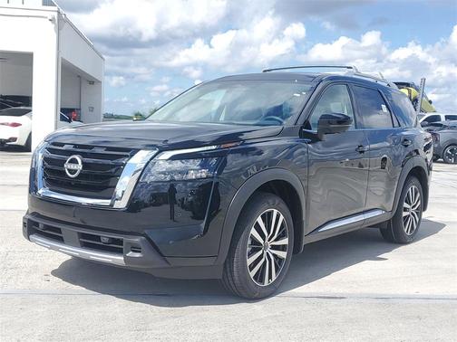2025 Nissan Pathfinder Platinum
