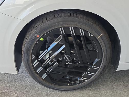 Aspen White 2026 Nissan Sentra SR