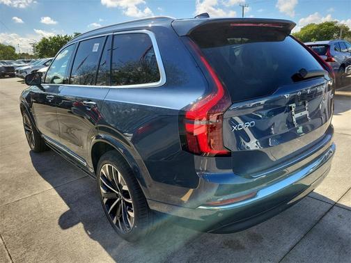 2026 Volvo XC90 Plug-In Hybrid T8 Plus 7-Seater