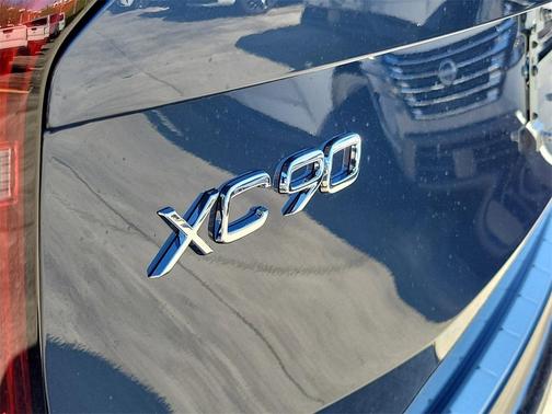 2026 Volvo XC90 Plug-In Hybrid T8 Plus 7-Seater