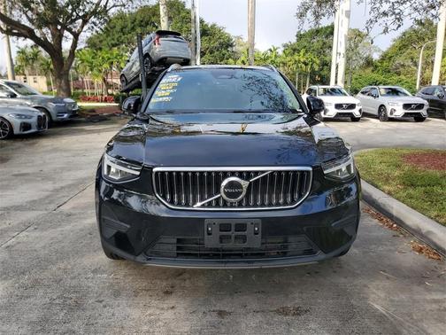 2024 Volvo XC40 B5 Core