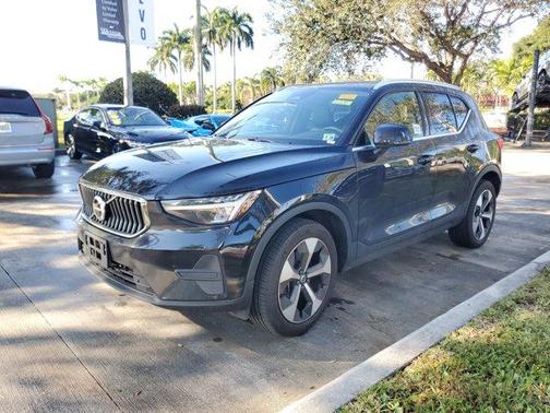 2024 Volvo XC40 B5 Core