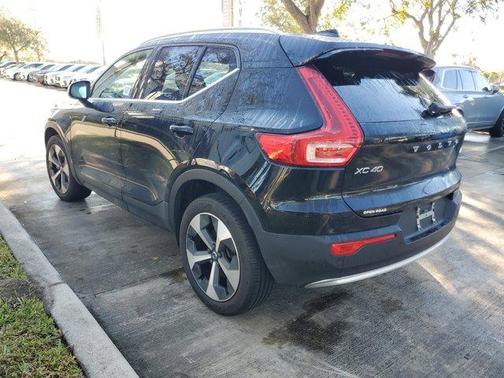 2024 Volvo XC40 B5 Core