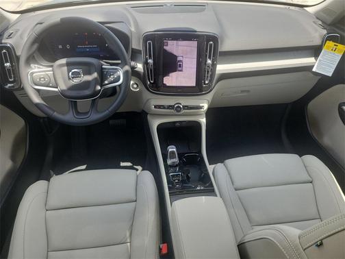 2026 Volvo XC40