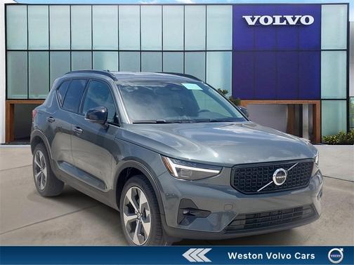 2026 Volvo XC40