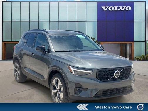 2026 Volvo XC40