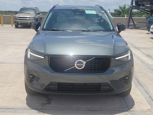 2026 Volvo XC40