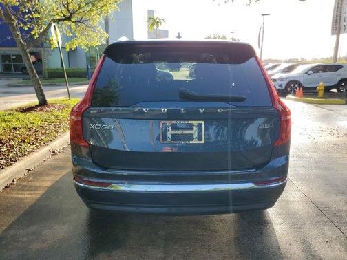 2023 Volvo XC90 B5 Plus
