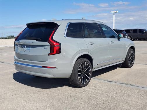 2026 Volvo XC90 B6 Plus 7-Seater